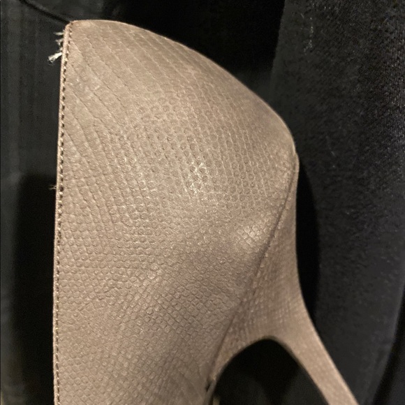 Authentic YSL Tribtoo Pumps Size 38 - Picture 8 of 8